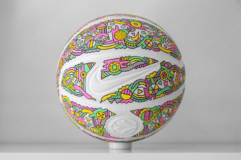 Painted Basketball, Nike Ball, Basketball Painting, Basketball Bedroom, Basketball Game Outfit, Basketball Drawings, Basketball Memes, Medical Wallpaper, Bola Basket