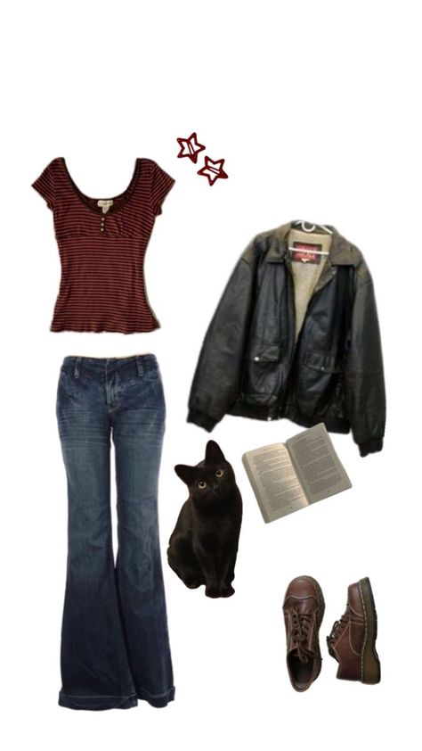 Rory Autumn Outfits, Autumn Outfits With Doc Martens, Rory Sweater Aesthetic, Rory Season 4 Outfits, Fall Outfit With Leather Jacket, Rory Gilmore White Sweater Outfit, Autumn Outfits Flare Jeans, Fall Outfits Twilight, Fall Outfits Brown Jacket