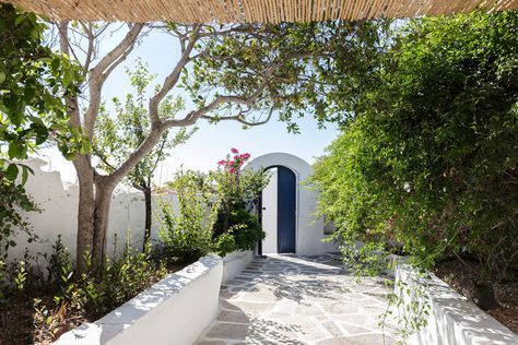 House in Sikinos island by Kapsimalis Architects - The Greek Foundation Greek Island House, Greek Homes, Dry Landscape, Paros Island, Greek Villas, Island Villa, Greek House, Pedestrian Street, Sea House