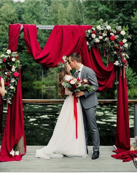 Christmas Wedding Themes, Red And White Weddings, Wedding Arch Rustic, Red Wedding Theme, White Winter Wedding, Wedding Arbour, Winter Wedding Decorations, Wedding Flower Decorations, Ceremony Backdrop