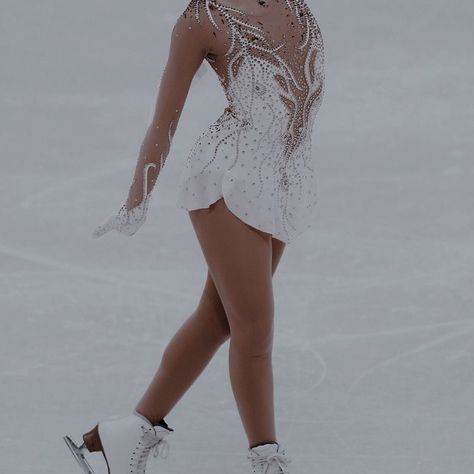 White Ice Skating Outfit, Pointe Costumes, White Figure Skating Dress, Ice Skating Competition Dress, Figure Skating Accessories, White Dress Aesthetic, Square Pictures, Ice Skating Costumes, Figure Skating Competition Dresses