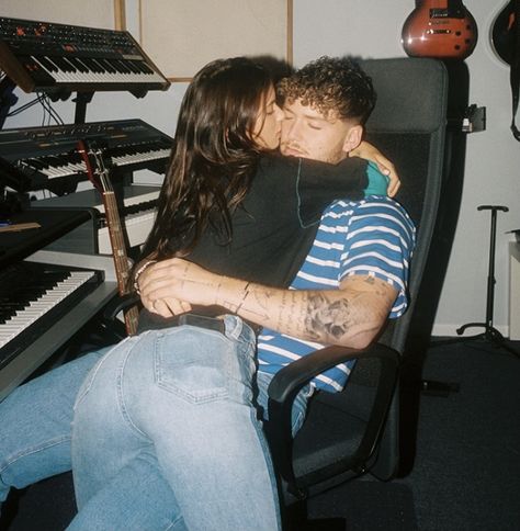 Estilo Madison Beer, Cute Relationship Photos, The Love Club, Boyfriend Goals, Lauren Jauregui, Photo Couple, Jack Black, Coming Of Age, Couple Aesthetic