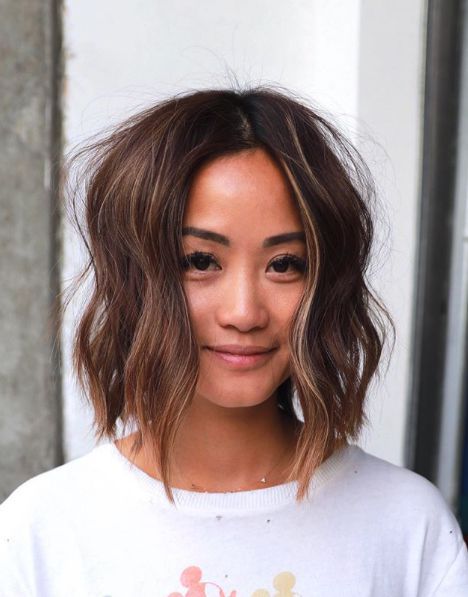 These Hair Trends Are Going To Be Huge in 2023 Shoulder Length Layered Hair, Curly Pixie Hairstyles, New Hair Trends, Choppy Bob Hairstyles, Lob Haircut, Shoulder Length Hair Cuts, Haircuts For Fine Hair, Popular Hairstyles, Shoulder Length Hair