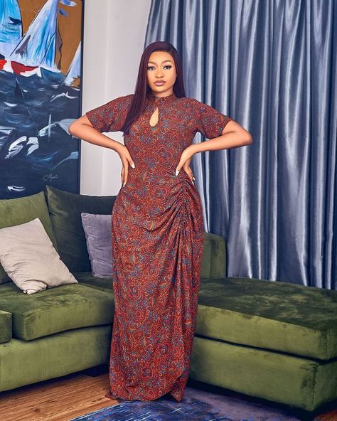 Simple Long Dress, Boubou Styles For Women, Ankara Long Gown, Kaftan Designs, Classy Gowns, Smart Dresses, African Maxi Dresses, Naija Fashion, African Lace Dresses