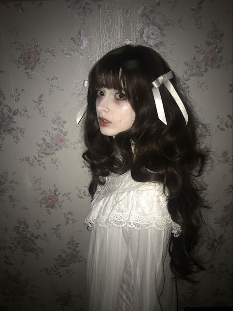 Creepy Cute Aesthetic, Spotify Artist, Doll Aesthetic, Foto Ideas Instagram, Art Poses, Creepy Cute, Just Girly Things, Mode Vintage, الرسومات اللطيفة