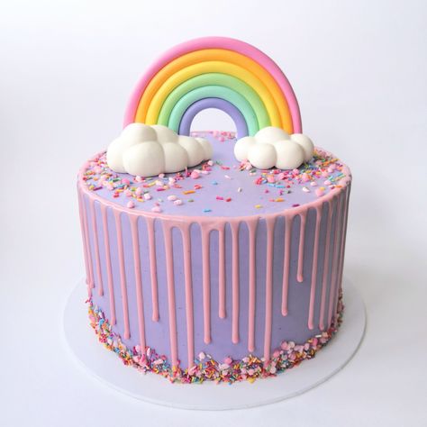 Purple Rainbow Cake, Rainbow Sponge Cake, Rainbow Decorated Cake, Pastel Rainbow Drip Cake, Vanilla Rainbow Cake, Black Cake Rainbow Inside, Pastel Rainbow Cake Inside, Rainbow And Clouds, Purple Cakes