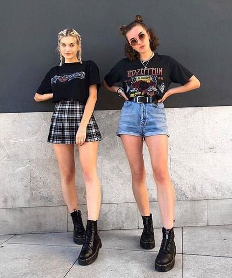 46 Outfit Ideas How To Wear Grunge For Women 2020 Grunge Skirt Outfit, Pakaian Hipster, Look 80s, Soft Grunge Outfits, Grunge Shorts, Grunge Skirt, Outfit Grunge, Look Grunge, Grunge Fashion Soft