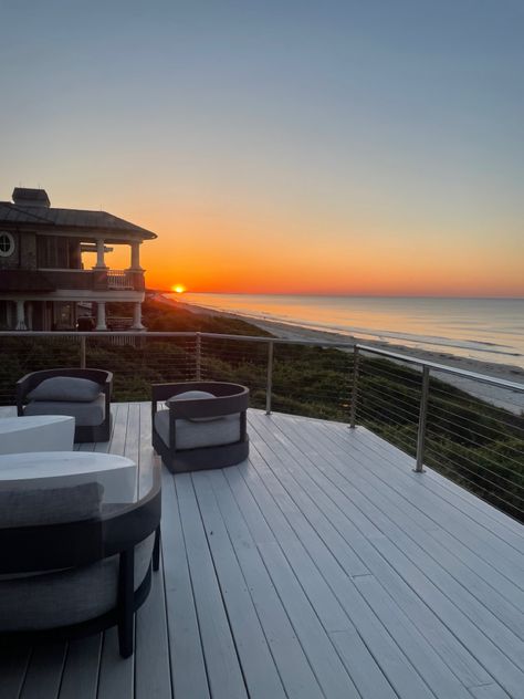 South Carolina Beach House, South Carolina Aesthetic, Beach House Backyard, Aesthetic Beach House, Beach Dream House, Family Mansion, Dream Water, Summer Beach House, Beach Wall Collage