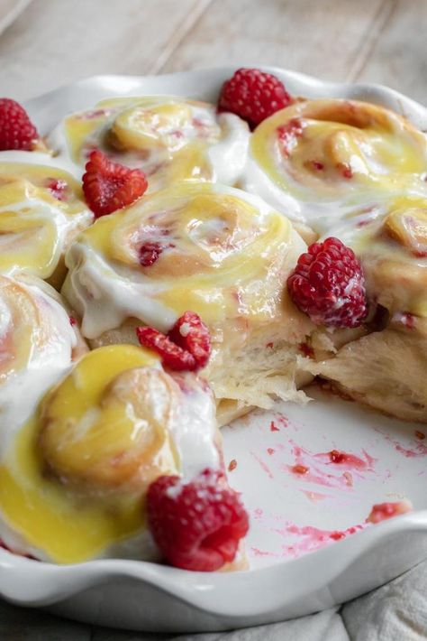 Lemon Raspberry Breakfast, Raspberry Lemon Cinnamon Rolls, Sourdough Raspberry Lemon Rolls, Lemon Raspberry Swiss Roll, Vegan Raspberry Lemon Muffins, Family Dessert Recipes, Lemon Dessert Recipes, Breakfast Sweets, Raspberry Recipes