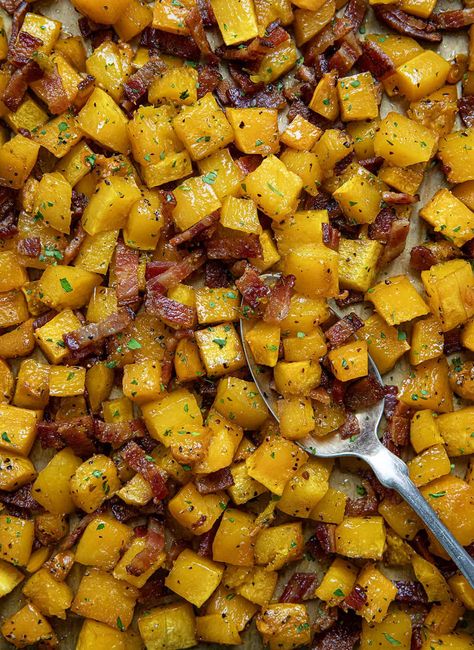 Maple Bacon Butternut Squash Cooking Bacon, Baked Bacon, Maple Bacon, Cozy Meals, Crumbled Bacon, Sweet Chili Sauce, Butternut Squash Soup, Roasted Butternut, Roasted Butternut Squash