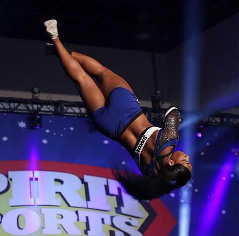 Angel Rice tumbling on California Allstars Smoed / photo: @eagleyepics on instagram California Allstars, Cheer Tumbling, Famous Cheerleaders, Tumbling Cheer, Cheer Tryouts, Allstar Cheerleading, Fun Fundraisers, Cheerleading Competition, Cheers Photo