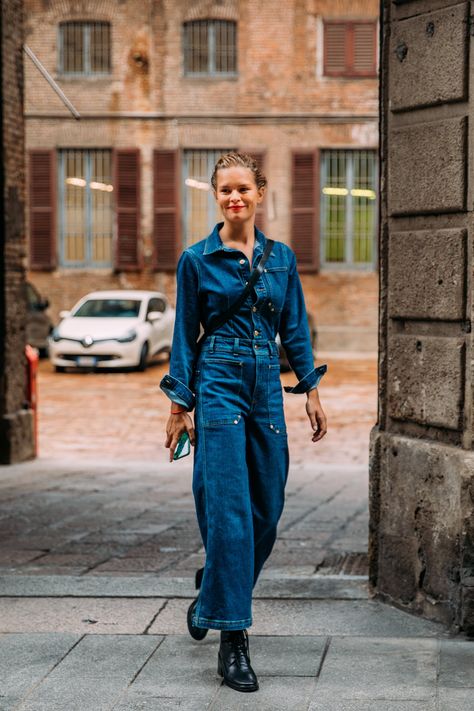 Denim Jumpsuit Street Style, Anna Ewers, Milan Fashion Week Street Style, Reportage Photography, All Jeans, Double Denim, Model Look, Looks Street Style, Denim Trends