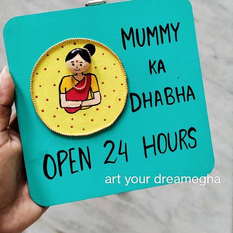 Mummy ka Dhabha - open 24 hrs🤗 Kitchen Hanging Material - MDF DM to order Shipping Pan India Bulk order acceptable 🌀 #mummykadabba #instagram #handmade #kitchenwallhanging #artyourdreamegha Mummy Ka Dhaba Wall Hanging, Cute Wall Hangings Quotes, Plate Diy Ideas, Aesthetic Home Decor Diy, Birthday Gift For Mom Diy, Diy Wall Hanging Crafts Room Decor, Kitchen Wall Hanging Ideas, Kitchen Decor Wall Art Creative, Handmade Wall Hanging Crafts