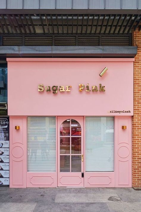 Desain Salon Kuku, Pink Store, Nail Salon Interior Design, Nail Salon Interior, Bakery Design Interior, Retail Store Interior Design, Salon Suites Decor, Store Design Boutique, Nail Salon Decor