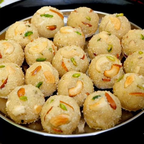 Rava Laddu Recipe, Rava Laddu, Rava Ladoo, Laddu Recipe, Fudge Recipe, Henna (mehndi) Design, Fudge Recipes, Fudge, Henna