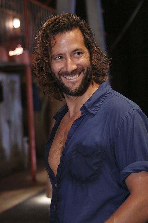 Henry Ian Cusick Desmond Hume, Henry Pendant, Henry Ian Cusick, Lost Tv Show, Popular Hairstyles, Interesting Faces, West Elm, Celebrity Crush, Pretty Woman