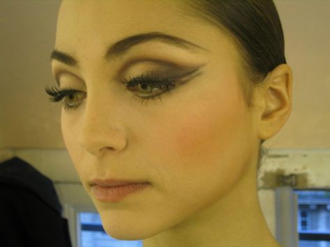 Ballet Stage Makeup, Stage Makeup Dancer, Stage Makeup Tutorial, Dance Competition Makeup, Ballet Makeup, Ballet Stage, Ballerina Makeup, Competition Makeup, Dance Audition