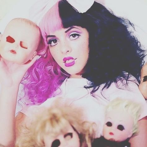 Mel Aesthetic, Dollhouse Melanie, Melanie Martinez Dollhouse, Melanie Martinez Style, Big Heart, Pastel Goth, Melanie Martinez, Art Reference Photos, Adele