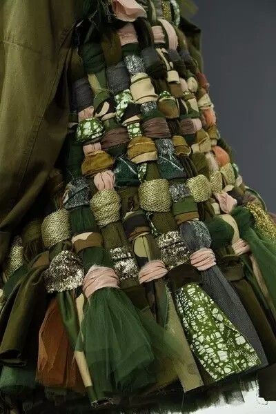 Victor And Rolf, Boro Stitching, 2016 Couture, Estilo Hippy, Pieces Of Clothing, Diy Weaving, Textile Texture, Viktor Rolf, Design Textile