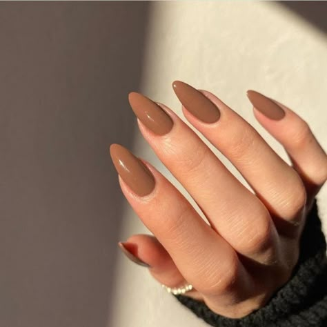 Fall is a beautiful time of the year. Transform your nails this fall with these esquisite presson nails in the colour brown5. Embrace the cozy vibes with our fall inspired in the colour brown`. These press on nails are the perfect addition to any fall wardrobe. Embrace the cozy vibes with the easy to use brown press on nails Medium Stiletto, Brown Nail Polish, Brown Nail, Brown Nails Design, Autumn Nail, Nude Nail Designs, Acrylic Nail Kit, Glamour Nails, Fall Acrylic Nails