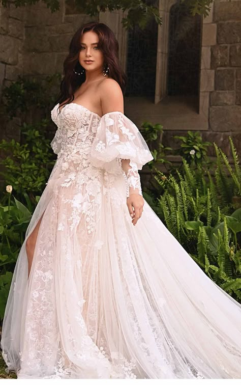 Luxurious Lace A-Line Wedding Dress - Martina Liana Garden Wedding Dress, Plus Wedding Dresses, Bridal Shops, Garden Wedding Dresses, Reception Dresses, Martina Liana, Wedding Ideas Dresses, Couture Wedding Gowns, 2025 Wedding