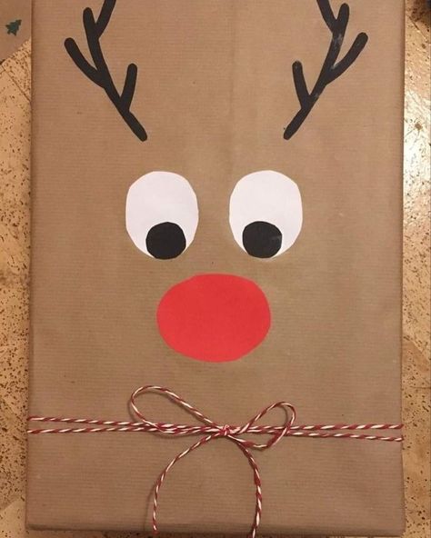 Reindeer Gift Tags Diy, Raindeer Drawing Christmas Cute, Reindeer Gift Wrapping Ideas, Joululahjat Diy, Christmas Gift Wrapping Diy, Christmas Wrapping Diy, Christmas Decor Ideas Outdoor, Christmas Ideas Gifts, Christmas Gift Packaging