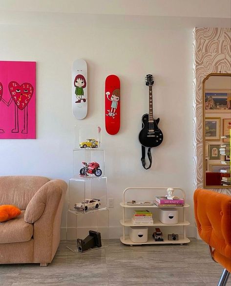 Electric Guitar On Wall, Chibi House, Guitar On Wall, Room Vibes, Future Apartment Decor, Apartment Decor Inspiration, Humble Abode, Room Inspiration Bedroom, Room Ideas Bedroom