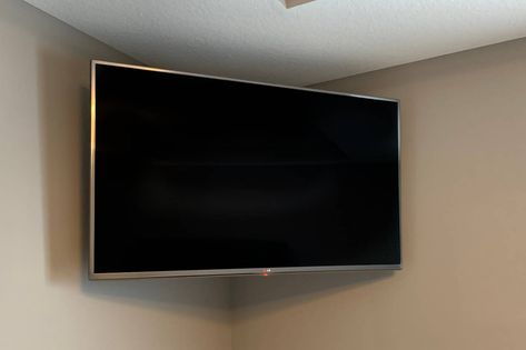 Tv Mounted On The Wall In Bedroom, Mounted Tv Decor Bedroom, Mounted Tv In Bedroom, Corner Mounted Tv, Tv Mounted On The Wall, Mounted Tv Decor, Corner Tv Mount, Groom Room, Tv Bedroom