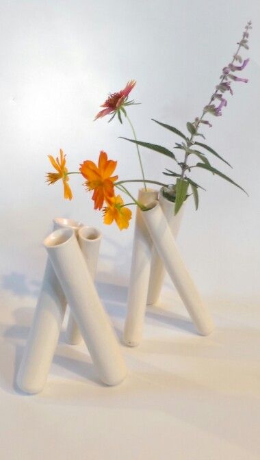 Bud vases I made from test tube molds. These are porcelain. www.terrapursuits.com Test Tube Crafts, Concrete Molds Diy, Plant Bud, Concrete Plant Pots, Test Tube Vase, Slab Ceramics, Diy Boho Decor, Tulips In Vase, Cement Crafts