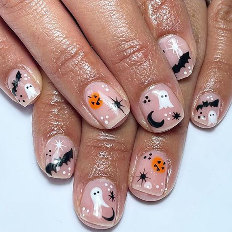 Amber Nail, Nails Extra Short, Dead Nails, Glossy Acrylic Nails, Halloween Manicure, Halloween Press On Nails, Halloween Acrylic Nails, Short Fake Nails, Little Ghost