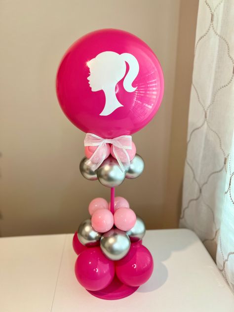 Barbie Theme Balloon Decoration, Barbie Ballons Decoration, Barbie Dance Decorations, Barbie Birthday Party Balloons, Barbie Balloon Centerpieces Ideas, Barbie Party Centerpieces Table Decorations, Barbie Themed Birthday Party Centerpieces, Barbie Centre Pieces, Barbie Table Set Up