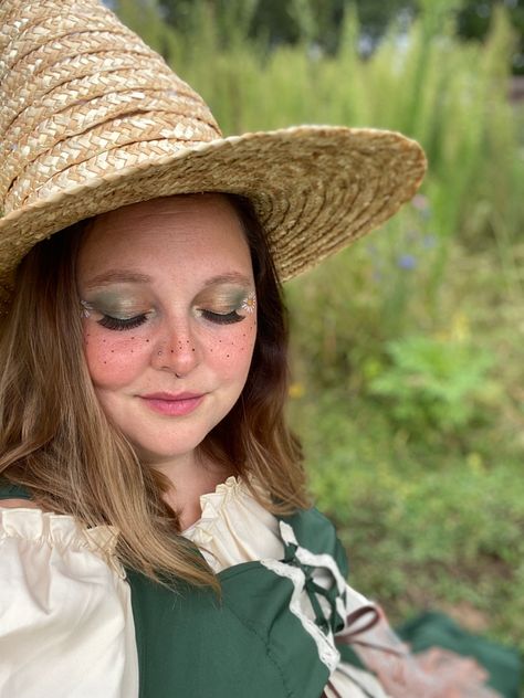 Diy straw witch hat + makeup inspo for witchy cottagecore cosplay Witch Costume Cottagecore, Straw Witch Hat, Cottagecore Cosplay, Witchy Cottagecore, Diy Straw, Festival Inspo, Witch Costume, Night Market, Witch Hat