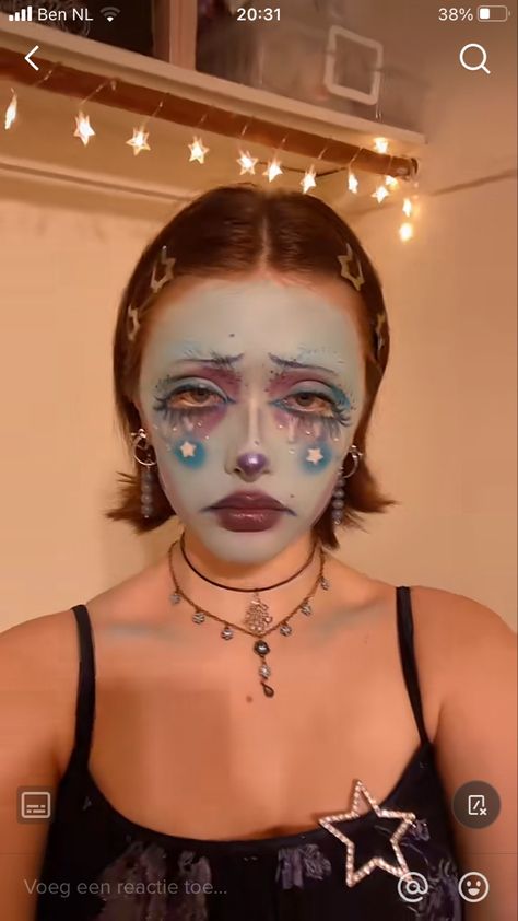 Cool Fun Makeup Looks, Crazy Makeup Looks Creative, Glam Clown Makeup, Face Painting Designs Creative, Pretty Clown Makeup, Cool Makeup Looks Creative, Clown Looks, Clown Makeup Looks, Clown Makeup Halloween