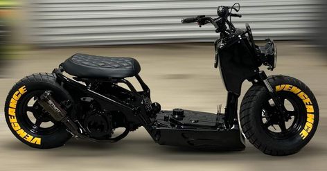 Honda Ruckus Custom, Custom Honda Ruckus, Mini Motorbike, Black Honda, Honda Ruckus, Scooter Custom, Scooter Design, Armored Truck, Scooter Motorcycle