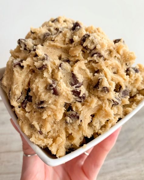 Fitwaffle Kitchen, Cookie Dough Pops, Chocolate Chip Cookie Dough Recipe, Sick Food, Fit Waffle, No Bake Cookie Dough, No Bake Cookie, Cookie Dough Recipe, Oreo Fudge