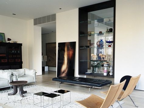 Iconic Armchairs, Saarinen Table, Milan Apartment, Moody Interiors, Piero Lissoni, The Architect, House Architecture Design, Common Area, Minimalist Home