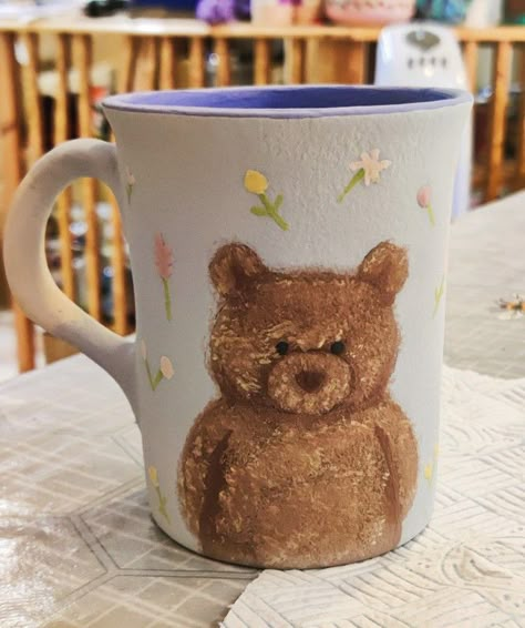 Bear Pottery Painting, Animal Pottery Painting Ideas, Pottery Bear, Bear Pottery, Teddy Bear Mug, Dreamy Flowers, Mug Drawing, Ceramic Cafe, Painting Pottery