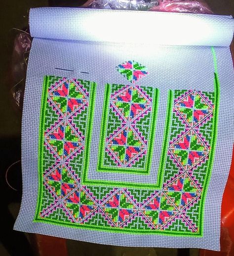 Hmoob Paj Ntaub, Hmong Design, Hmong Fashion, African Spices, Hmong Embroidery, Paj Ntaub, Hmong Clothes, Letters Design, Alphabet Letters Design