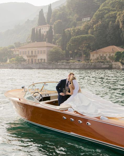 Wedding Pictures In Italy, Amalfi Coast Wedding Photos, Italian Wedding Lake Como, European Villa Wedding, Relais Villa Vittoria Wedding, Wedding In Lake Como, Monaco Wedding Aesthetic, Italy Wedding Pictures, Wedding Photos Italy