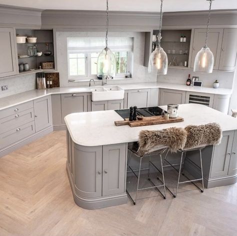 Pebble Kitchen, Howdens Kitchen, Hot Water Tap, Howdens Kitchens, Bungalow Kitchen, Uk House, Dream Kitchens Design, New Kitchen Designs, Kitchen Utilities