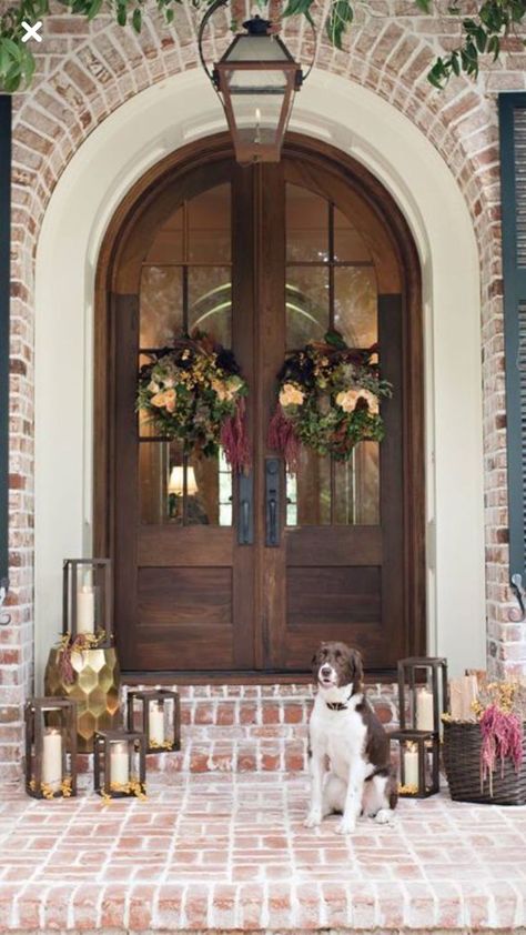 Solid Double Doors Exterior Entrance, Arched Wood Front Door, Arched Front Door Entryway, Brick Entrance, Arched Exterior Doors, Arch Doors, Brown Front Doors, Arched Front Door, Double Front Entry Doors