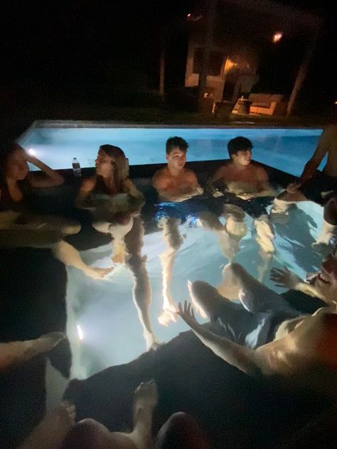 friends summer hot tub vacay pool Hot Tub Friends Pictures, Friends In Hot Tub, Hot Tub Snaps, Hot Tub Friends, Hot Tub With Friends, Ap Sketchbook, Hot Tub Aesthetic, Friends Pool Party, Pool With Friends