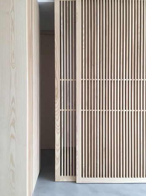 Timber Slats, Japandi Interior, Sliding Doors Interior, Wardrobe Doors, Room Doors, Internal Doors, Interior Design Kitchen, 인테리어 디자인, Door Design