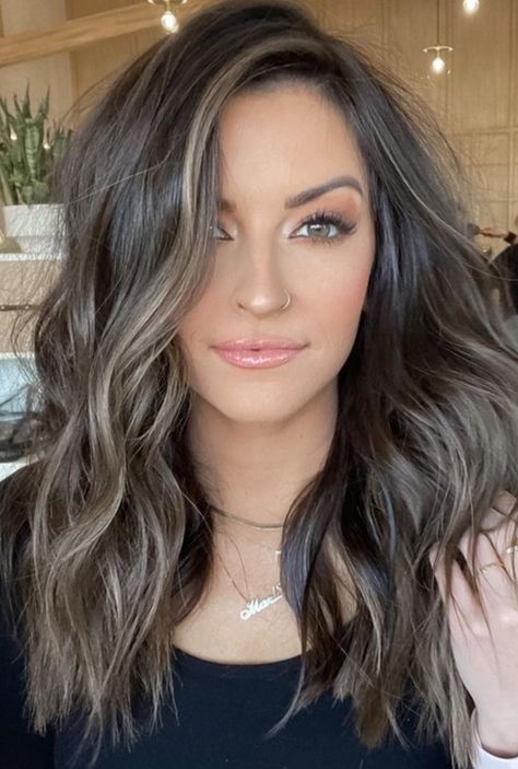 Balayage Straight Hair, Ash Brown Hair Color, Ash Brown Hair, Ash Hair Color, Ombre Brown, Hair Ombre, Caramel Highlights, Brown Hair Balayage, Hair Color Highlights