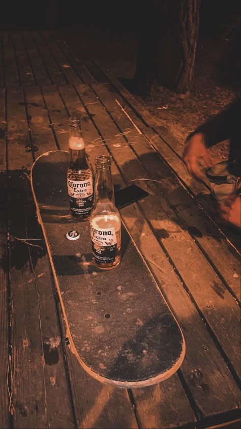 #skate #beer #night #aesthetic Cheap Beer Aesthetic, Jeff Core Aesthetic, Beer Cans Aesthetic, Beer Night Aesthetic, Beer With Friends Night, Beers Aesthetic, Beer Aesthetic Drinking, Julian Aesthetic, Beer Aesthetics