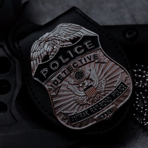 Police Badge Aesthetic, Detective Badge Aesthetic, Profiler Aesthetic Fbi, Detective Man Aesthetic, Fbi Asthetic Picture, Police Officer Aesthetic Uk, Crooked Cop Aesthetic, Undercover Detective Aesthetic, Lapd Police Officer Aesthetic