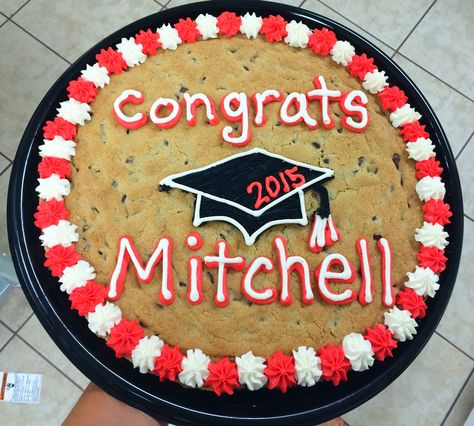 Graduation Cookie Cake Designs, Grad Cookie Cake, Cookie Cake Graduation Design, Congratulations Cookie Cake, Graduation Cookie Cake Ideas, Cookie Cake Graduation, Graduation Cookie Cake, Key Lime Cheesecake Recipe, Big Chocolate Chip Cookies