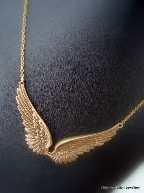 . Angel Wing Necklace Gold, Angel Wings Accessories, Gold Wings Angels, Angel Wing Jewelry, Wingfeather Saga, Angel Woman, Jewelry Angel, Angelic Wings, Wings Jewelry