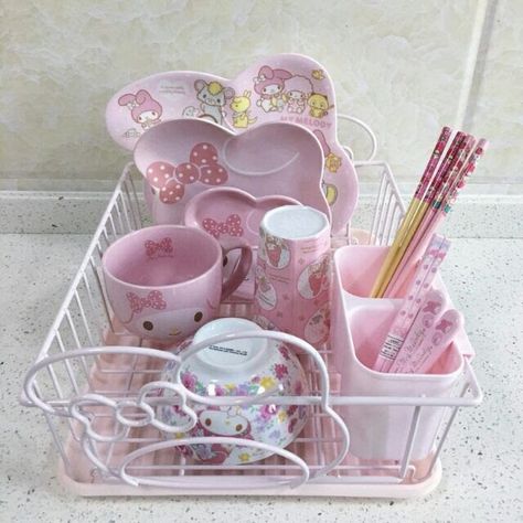 My Melody Kitchen, Kawaii Appliances, Cutecore Kitchen, Sanrio Home Decor, Kawaii House Decor, Sanrio Apartment, My Melody House, Cute Pink Kitchen, Y2k Kitchen