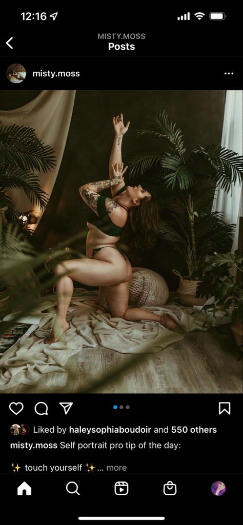 Bodouir Photoshoot Plus Size Poses, Boudiour Plus Size, Bodiour Photoshoot Photo Ideas, Plus Size Poses, Photoshoot Plus Size, Buddha Tattoo Sleeve, Lingerielook Photoshoot, Whimsical Photoshoot, Boudiour Poses